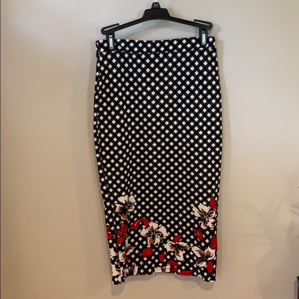 Leota “Lane” Pencil Skirt in Floral Gingham